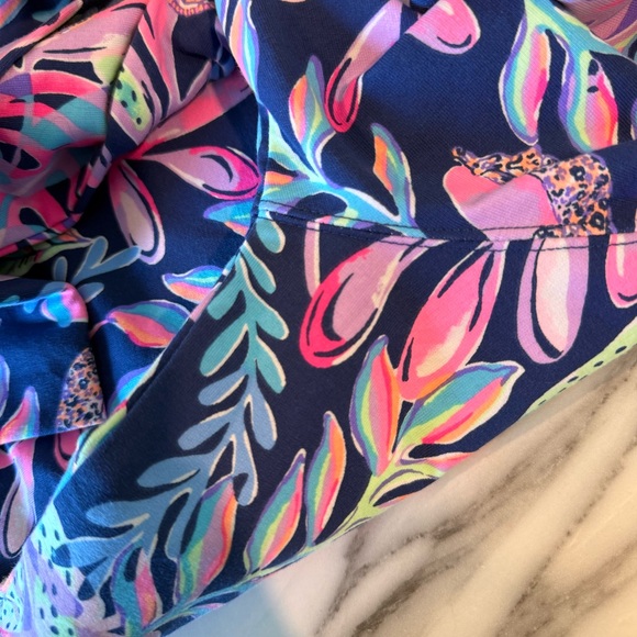 Lilly Pulitzer Skipper Popover Oyster Bay Navy You’ve Been Spotted UPF 50+ - Picture 11 of 12